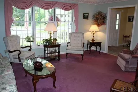8 Brookside Dr, Saratoga Springs, NY 12866 photo 3