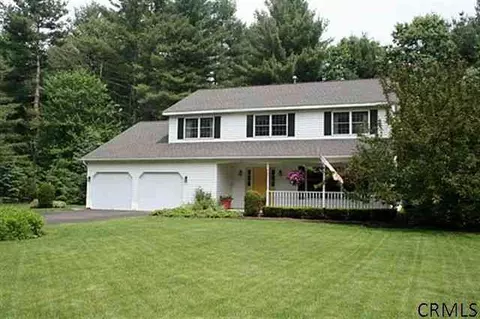 8 Brookside Dr, Saratoga Springs, NY 12866 photo 15