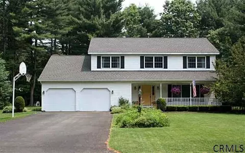 8 Brookside Dr, Saratoga Springs, NY 12866 photo 1