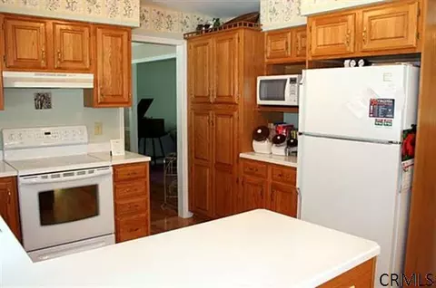 8 Brookside Dr, Saratoga Springs, NY 12866 photo 7