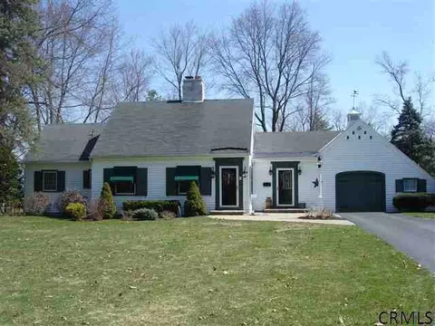 8 Rose Ct, Delmar, NY 12054 photo 1