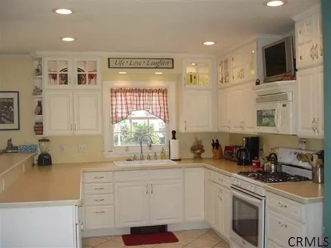8 Rose Ct, Delmar, NY 12054 photo 6