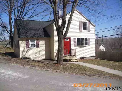 35 Old River Rd, Glenmont, NY 12077 photo 2