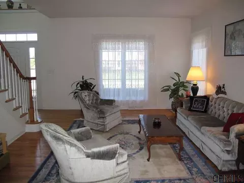 81 Fields End Dr, Glenmont, NY 12077 photo 8