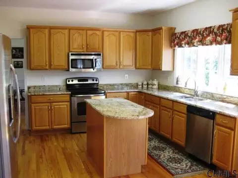 81 Fields End Dr, Glenmont, NY 12077 photo 3