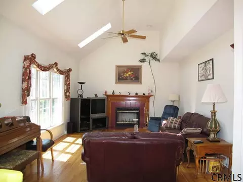 81 Fields End Dr, Glenmont, NY 12077 photo 6