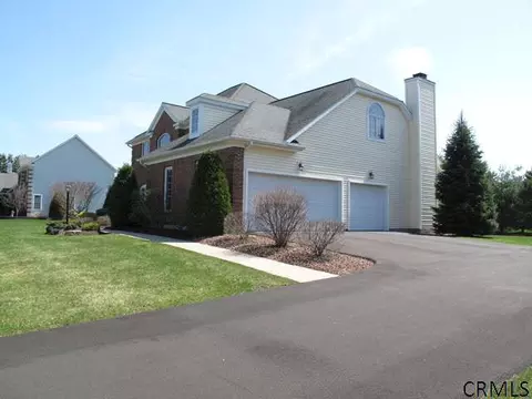 81 Fields End Dr, Glenmont, NY 12077 photo 2