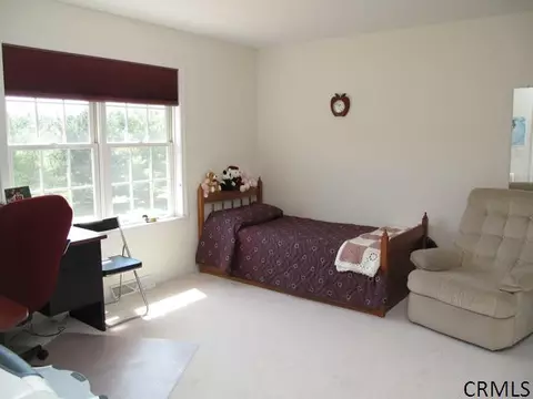 81 Fields End Dr, Glenmont, NY 12077 photo 11