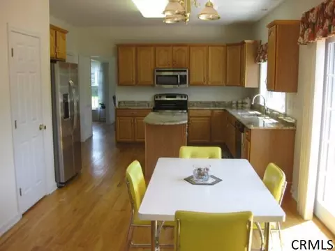 81 Fields End Dr, Glenmont, NY 12077 photo 5