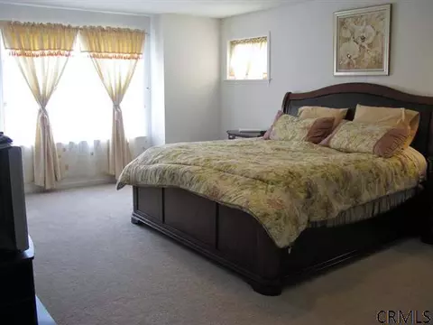 9 Brookhaven Ln, Glenmont, NY 12077 photo 9