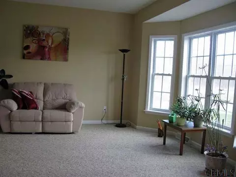 9 Brookhaven Ln, Glenmont, NY 12077 photo 5