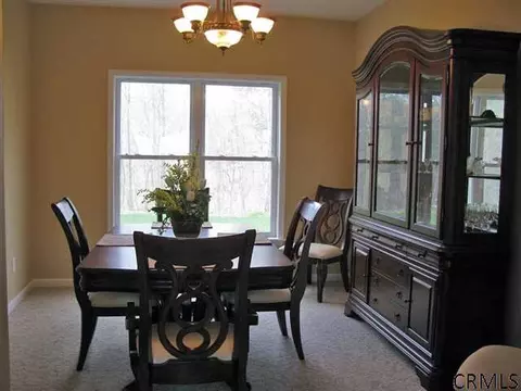 9 Brookhaven Ln, Glenmont, NY 12077 photo 4