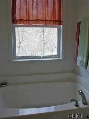 9 Brookhaven Ln, Glenmont, NY 12077 photo 11
