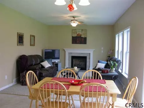 9 Brookhaven Ln, Glenmont, NY 12077 photo 7