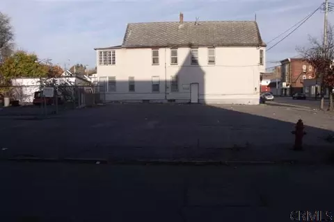 884 Albany St, Schenectady, NY 12307 photo 1