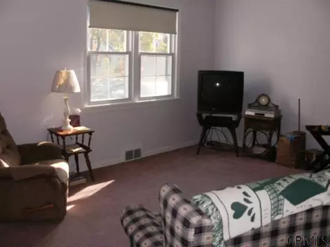 317 Nimitz Rd, Schenectady, NY 12304 photo 3