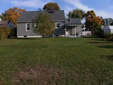 317 Nimitz Rd, Schenectady, NY 12304 photo 9