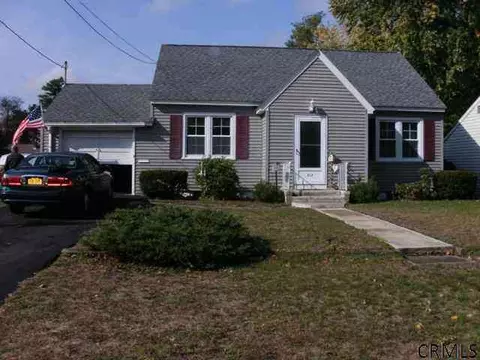317 Nimitz Rd, Schenectady, NY 12304 photo 1