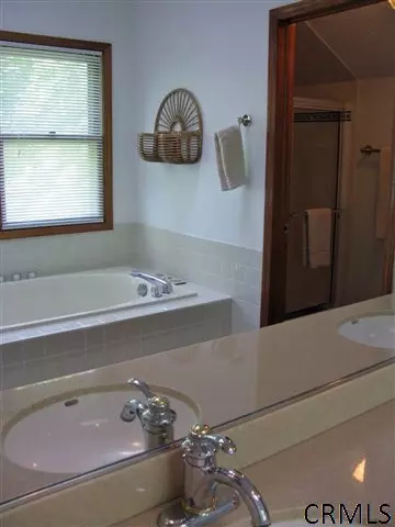409 Vesper Ct, Slingerlands, NY 12159 photo 14