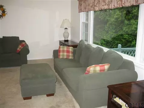 86 Jordan Blvd, Delmar, NY 12054 photo 3