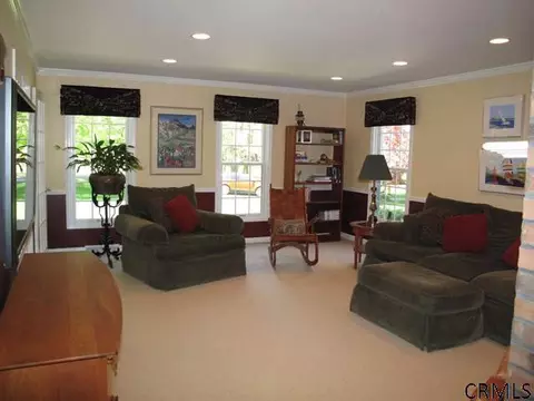 33 Ruxton Rd, Delmar, NY 12054 photo 10
