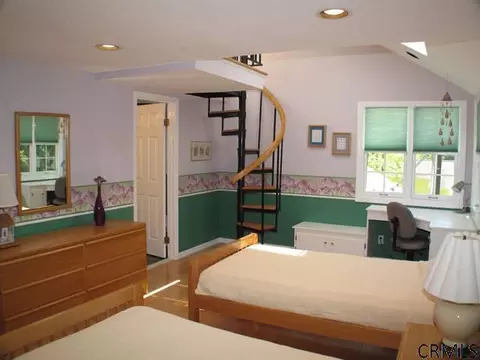 33 Ruxton Rd, Delmar, NY 12054 photo 11