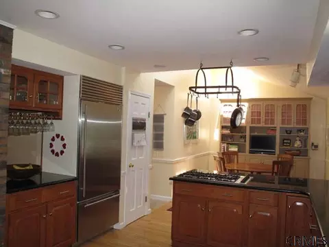 33 Ruxton Rd, Delmar, NY 12054 photo 3