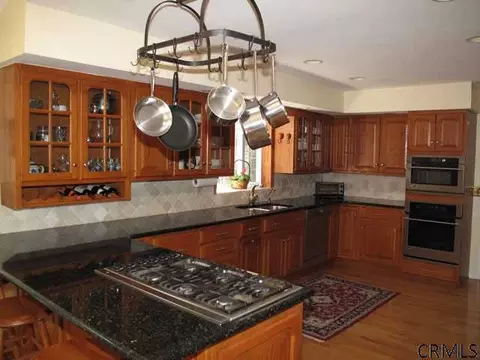 33 Ruxton Rd, Delmar, NY 12054 photo 4