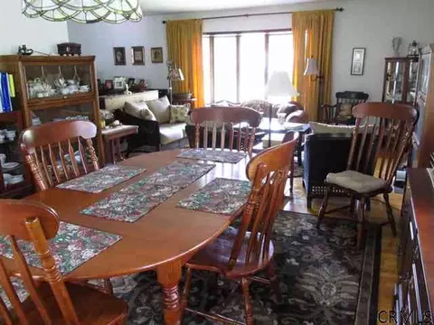11 Sutherland Ct, Delmar, NY 12054 photo 4