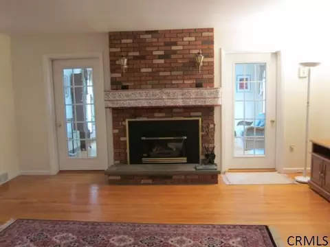 5 Roweland Ave, Delmar, NY 12054 photo 3