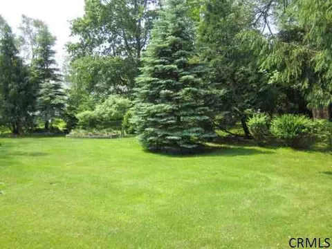5 Roweland Ave, Delmar, NY 12054 photo 2
