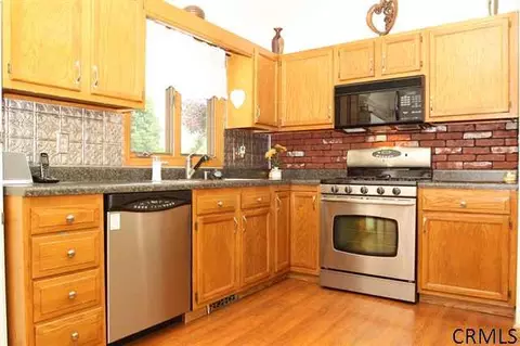 3 Brinker Cir, Glenmont, NY 12077 photo 3