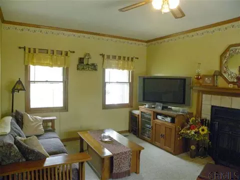 18 Lighthouse Dr, Halfmoon, NY 12188 photo 6