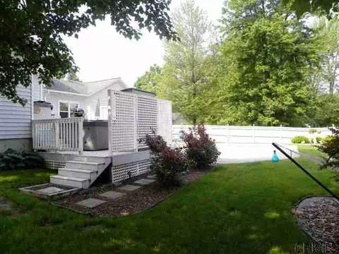 18 Lighthouse Dr, Halfmoon, NY 12188 photo 15