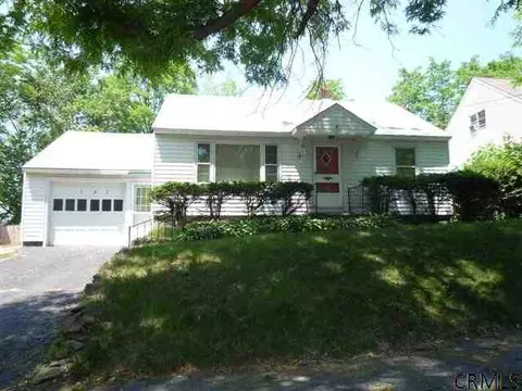 141 Elder St, Schenectady, NY 12304 photo 1