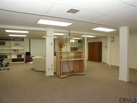 8 Windham Ct, Halfmoon, NY 12065 photo 14