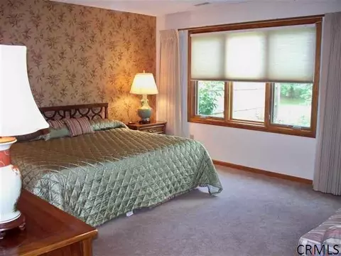 61 Constitution Ct, Glenmont, NY 12077 photo 9