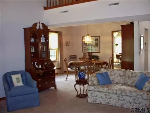 61 Constitution Ct, Glenmont, NY 12077 photo 5