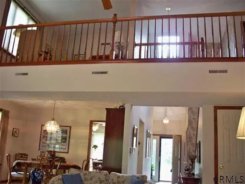 61 Constitution Ct, Glenmont, NY 12077 photo 11