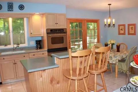 66 Middlesex Dr, Slingerlands, NY 12159 photo 4