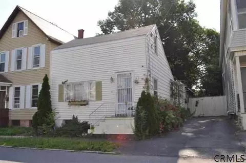 111 Prospect St, Schenectady, NY 12308 photo 2