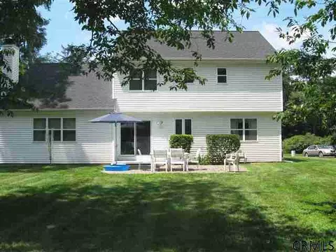 16 Manor Dr, Glenmont, NY 12077 photo 15