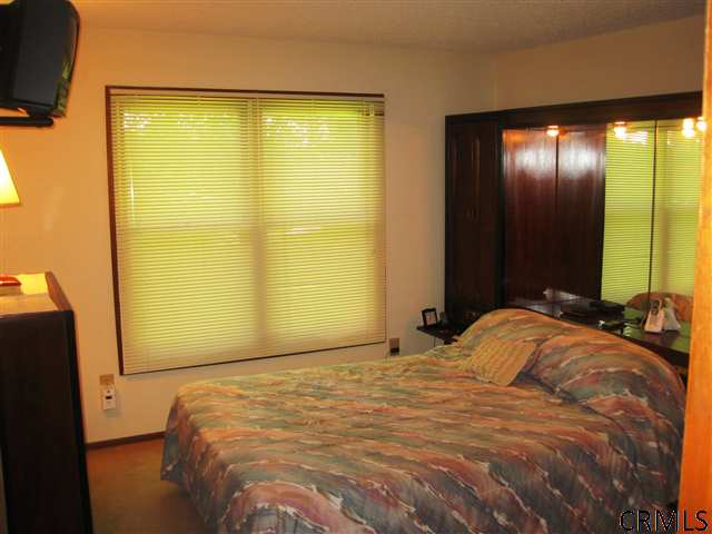 74 Algonquin Rd, Clifton Park, NY 12065 photo 9