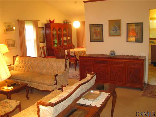 74 Algonquin Rd, Clifton Park, NY 12065 photo 2