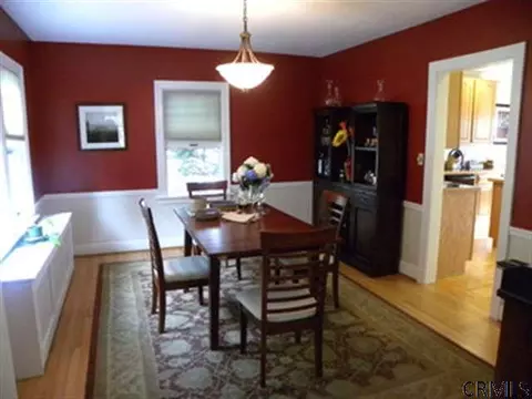 32 Forest Rd, Delmar, NY 12054 photo 3