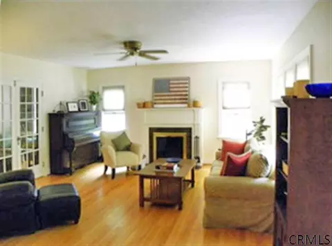 32 Forest Rd, Delmar, NY 12054 photo 2
