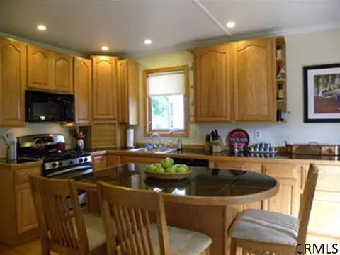 32 Forest Rd, Delmar, NY 12054 photo 5