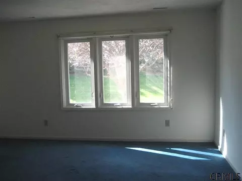 57 Constitution Ct, Glenmont, NY 12077 photo 11