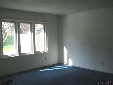 57 Constitution Ct, Glenmont, NY 12077 photo 9