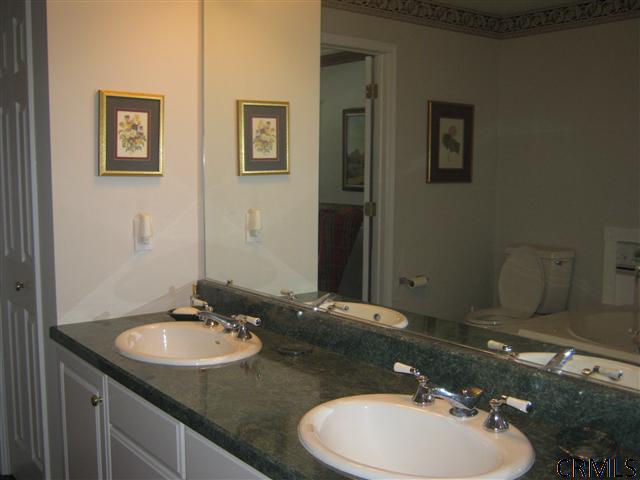 2492 Nott St E, Schenectady, NY 12309 photo 13
